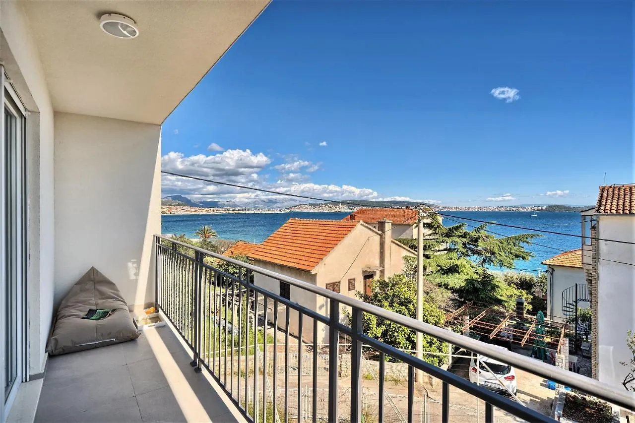Aniva - 50 M From The Sea Apartment Trogir